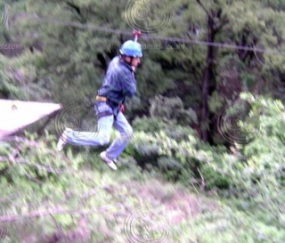 Salto en tirolina
